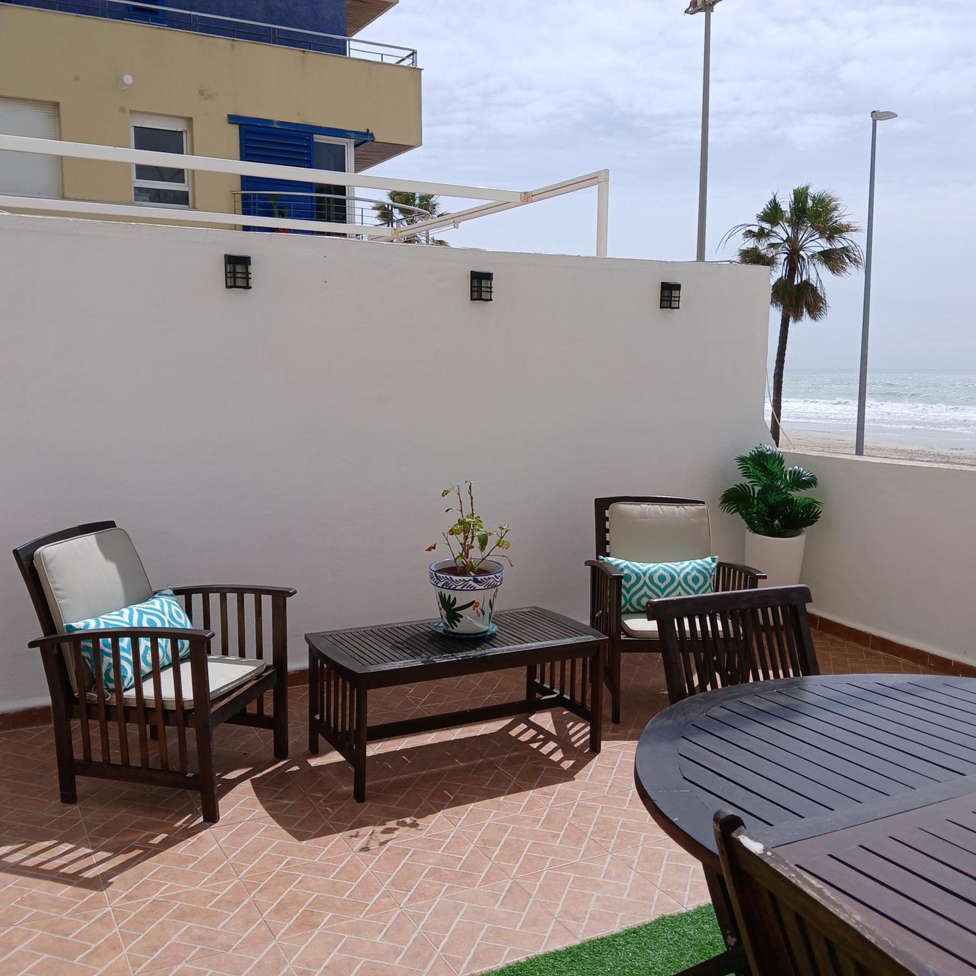 Amazing Frontal Beach Apartment #Traveller'S Awards2023 Cádiz Exterior foto